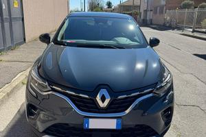 Renault Capture 2 full hybrid 2023 10k km