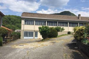 Immobile di 900 m² con 5 locali a Canzo