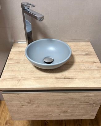 Mobile bagno sospeso