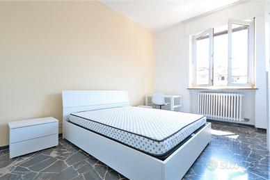 Stanza singola con letto matrimoniale