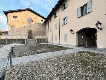 Bilocale di 49 mq in antico borgo restaurato