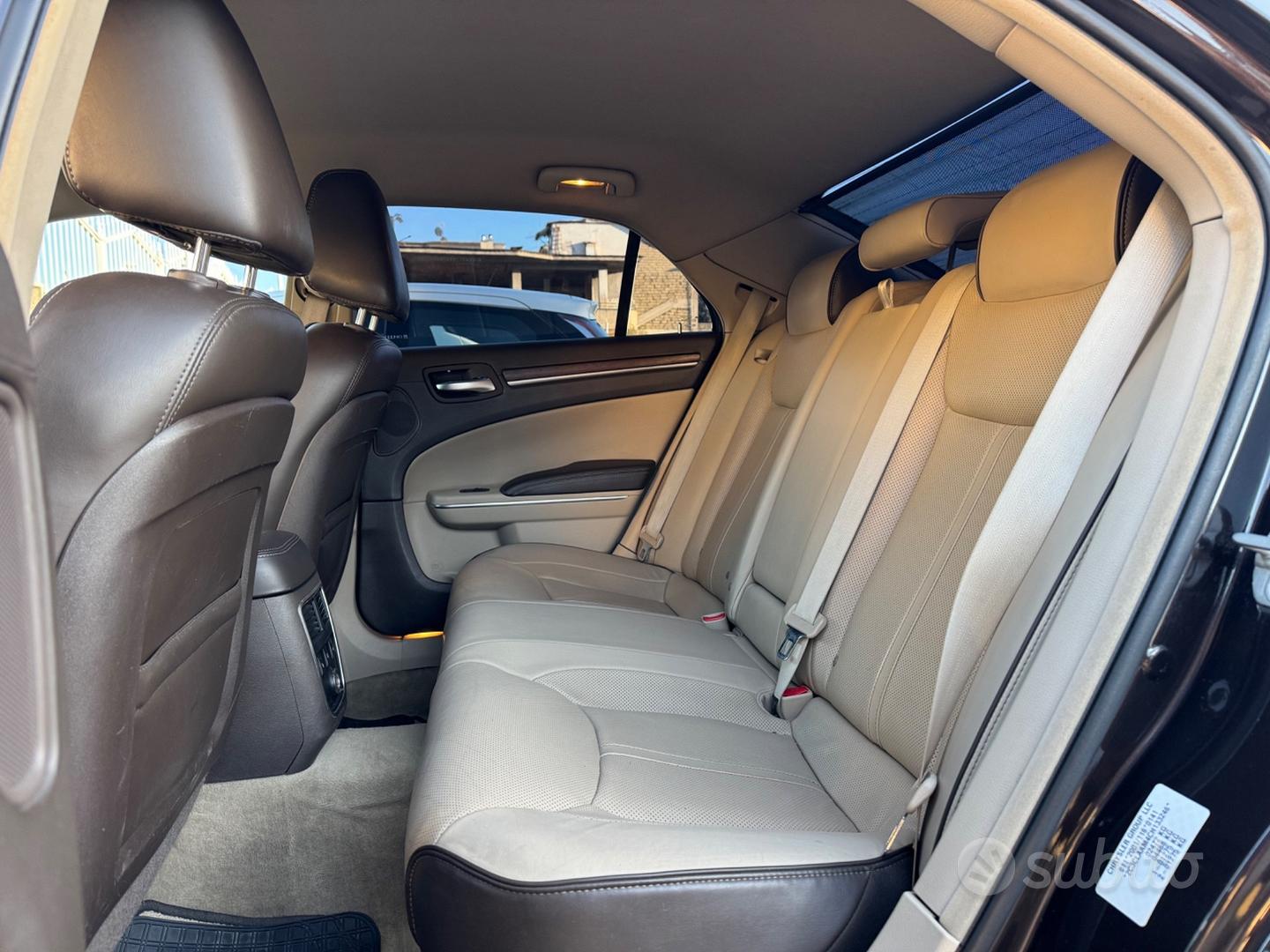 Lancia Thema Executive 3.0 V6 Multijet 239ch - Camera - Sièges élécriques à mémoire - Navi - Led