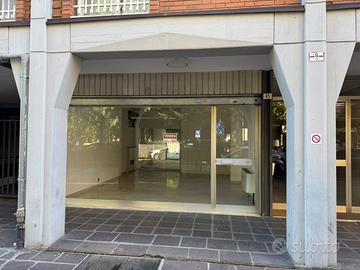 Negozio piano terra 33 mq a Carpi