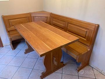 Tavolo con giropanca in legno di larice