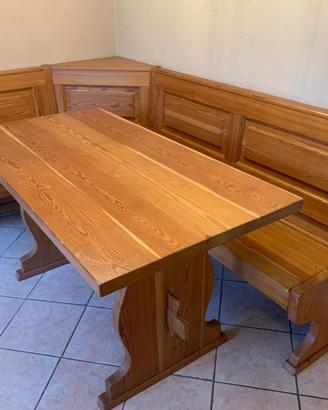 Tavolo con giropanca in legno di larice