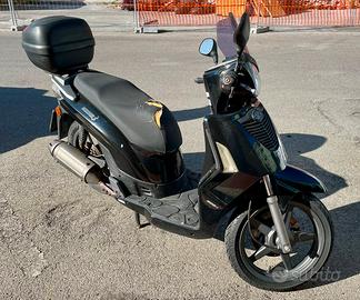 Kymco People S 200i