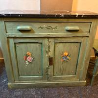Mobile vintage verde con ripiano in marmo