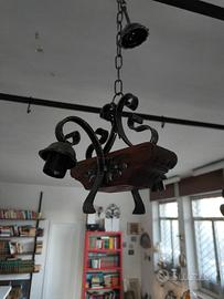 Lampadario Legno e Ferro Battuto