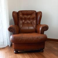 Poltrona in cuoio marrone, stile inglese