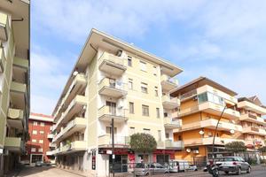 3 LOCALI A FRANCAVILLA AL MARE