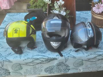  3 caschi moto