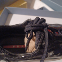 Ballerina con lacci e elastico Prada