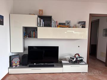 Composizione soggiorno moderno