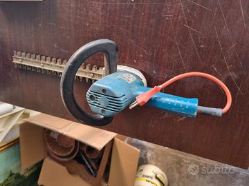 Tagliasiepe elettrico B&D a 220 volt lama 30 cm.