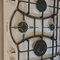  Fornello Ariston a gas 4 fuochi smaltato bianco 