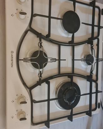  Fornello Ariston a gas 4 fuochi smaltato bianco 