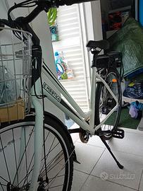 BICLETTA ELETTRICA A PEDALATA ASSISTITA