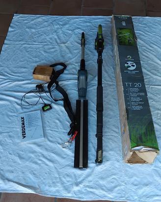 Tagliasiepi telescopico a batteria