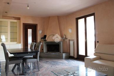 4 LOCALI A PRATO