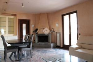 4 LOCALI A PRATO