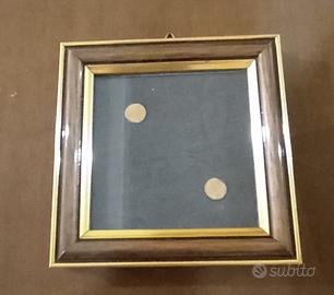 Quadro con 2 monete in oro 8 kt – con certificato