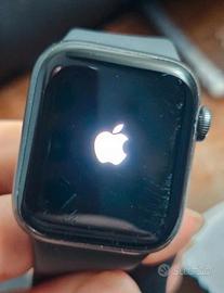 Apple watch SE 40mm GPS e cavo di ricarica