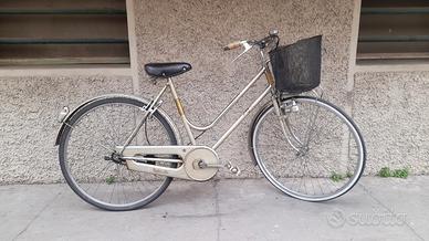 donna 26 UMBERTO. DEI con cestino pronta all'uso 