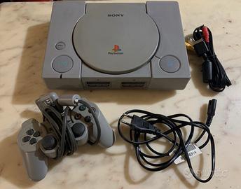 Ps1 vintage 1997 piu due pad piu giochi