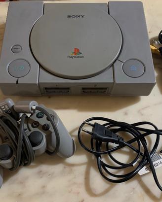 Ps1 vintage 1997 piu due pad piu giochi