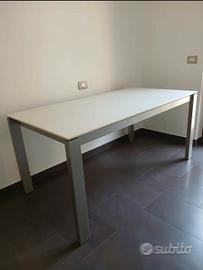 Tavolo da pranzo