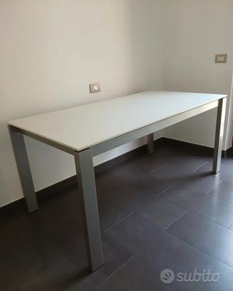 Tavolo da pranzo