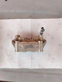 Pinza anteriore destra Aprilia Rs125/Dorsoduro 750