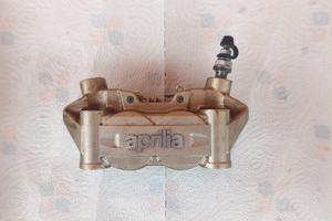 Pinza anteriore destra Aprilia Rs125/Dorsoduro 750