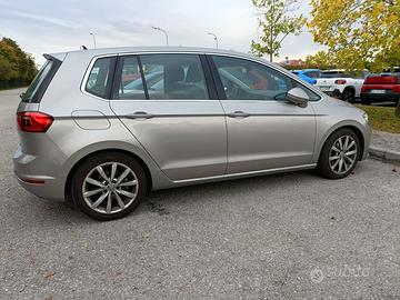 VOLKSWAGEN GOLF SPORTSVAN