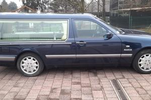  Carro funebre Mercedes 