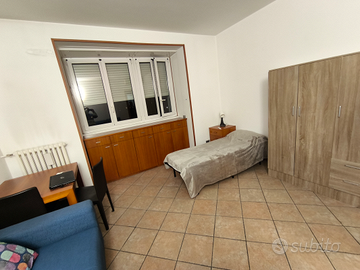 Bonola 50 metri da M1 stanza singola 16mq