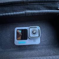 Gopro hero 10 con vari accessori usata 2 volte