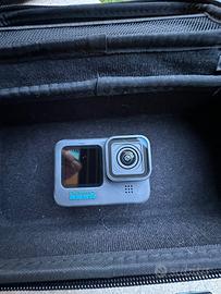 Gopro hero 10 con vari accessori usata 2 volte