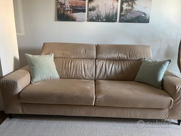 Divano 4 posti con schienale meccanico