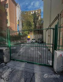 Negozio - Giardino parcheggi- cantina retro Genova
