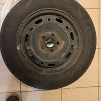 4 gomme estive 175/70 R14 88H con cerchi in