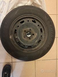 4 gomme estive 175/70 R14 88H con cerchi in