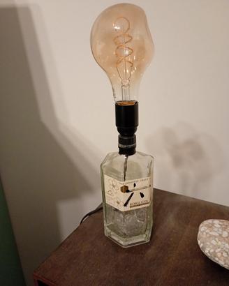 Lampada con bottiglia di Gin