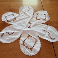 Centrino Vintage ricamato a mano