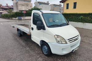 Iveco Daily 2,3 Carroattrezzi ( Sospensioni Aria )