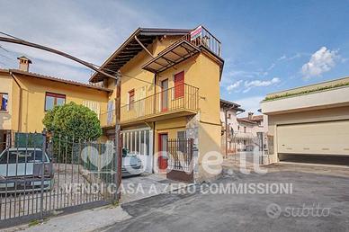 Casa indipendente di 184 m² con 4 locali a Moniga 