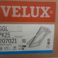 Velux elettrica con tendina oscurante