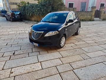 Lancia y 1.2 benzina 69 cavalli Anno 2012 