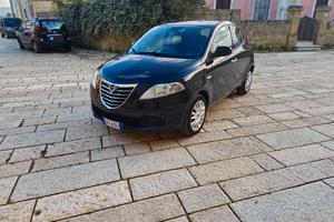 Lancia y 1.2 benzina 69 cavalli Anno 2012 