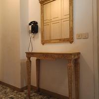 Tavolo a muro con specchio